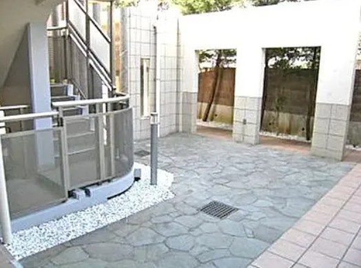 大田区田園調布１丁目の賃貸マンションのエントランス