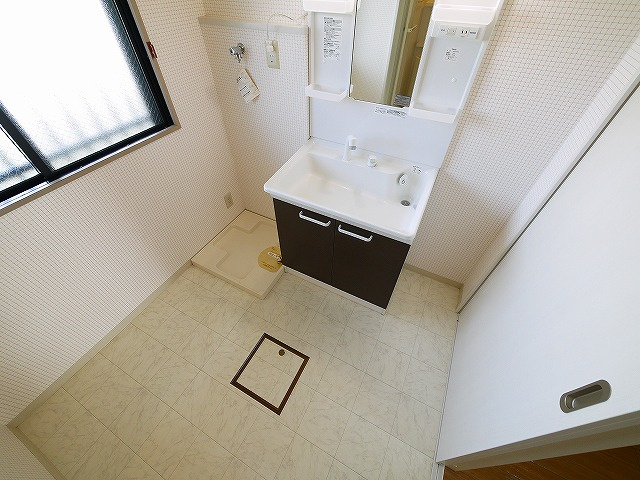 高畑マンションの洗面所|忙しい朝には欠かせない洗面所です