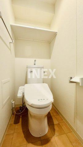 横浜市中区長者町１丁目の賃貸マンションのトイレ