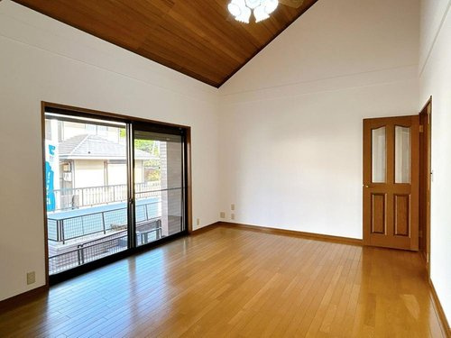 西岐波リフォーム済み物件の洋室
