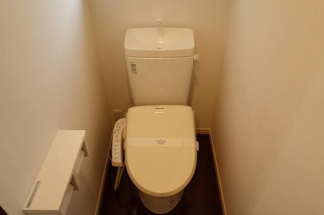津田沼６丁目貸家のトイレ