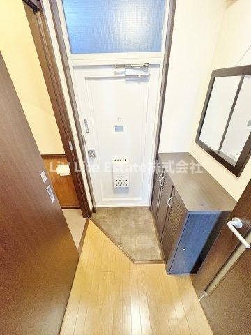醍醐マンションの玄関