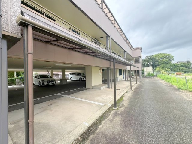カワモヒルの駐車場|駐車場があります
