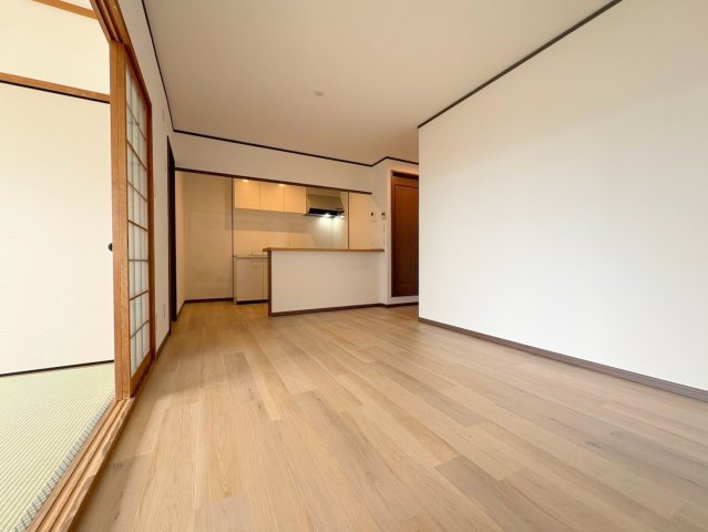 カワモヒルの居間・リビング|ゆったり過ごせる居間です