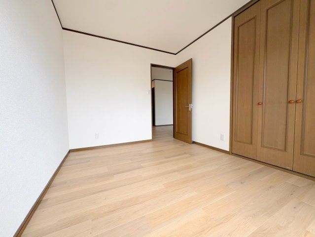 カワモヒルの洋室|広々とした洋室です