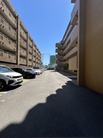 COCO MARINIの駐車場|駐車場があるので、車を買う予定の方も安心です