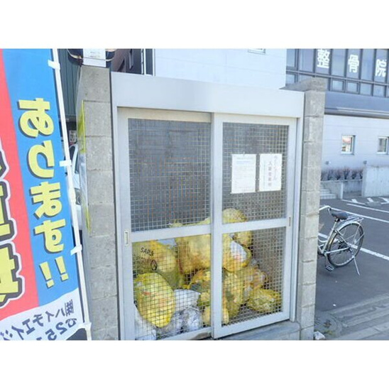 【エントランス】ラトゥール 