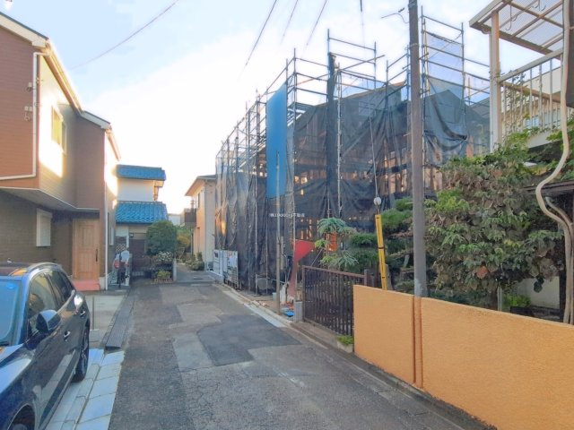 【前面道路含む現地写真】 | 桶川市末広3丁目　新築戸建　全1棟　1号棟