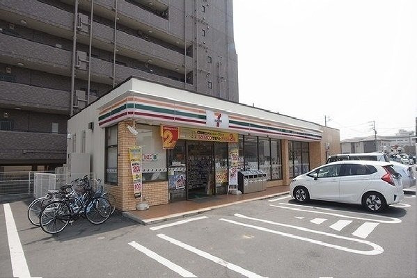セブンイレブンまで110m