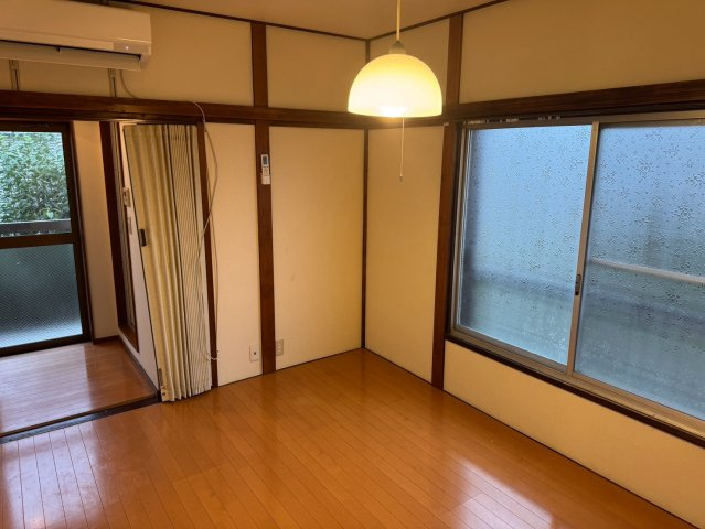 こちらのリビングで趣味の時間をお楽しみください