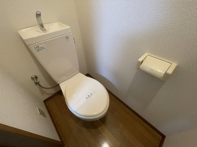 ゆったりとした空間のトイレです