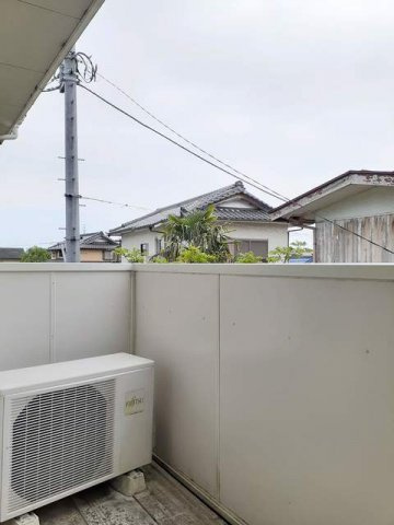 開放的で明るい空間を演出してくれるバルコニーです