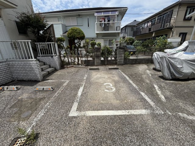 【駐車場】