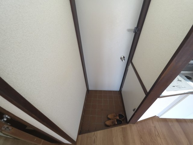 大蔵ハイツの玄関