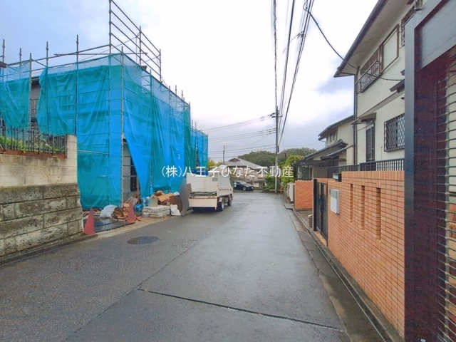 『八王子市新築戸建て』八王子市丸山町5-1【仲介手数料無料】の前面道路含む現地写真|～仲介手数料無料☆八王子ひなた不動産～八王子市丸山町　新築戸建て