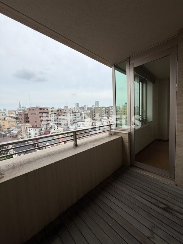 新宿区若葉１丁目の賃貸マンションのバルコニー
