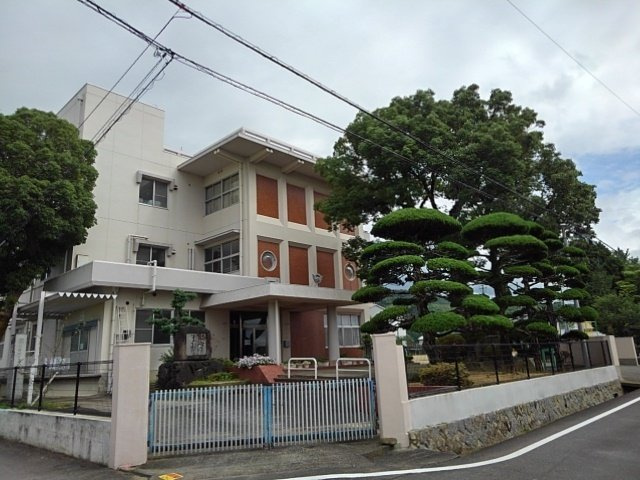 プランドール・ソフィアⅠの周辺|観音寺市立粟井小学校まで1400m