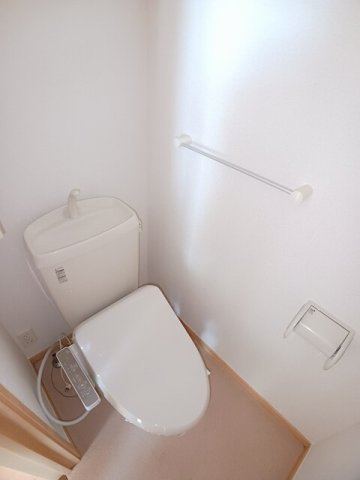ニューコスモスのトイレ|ゆったりとした空間のトイレです