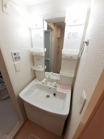 アセット詫間の洗面所|スペースが確保できる洗面所です