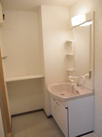 相模原市中央区淵野辺本町３丁目の賃貸マンションの洗面所