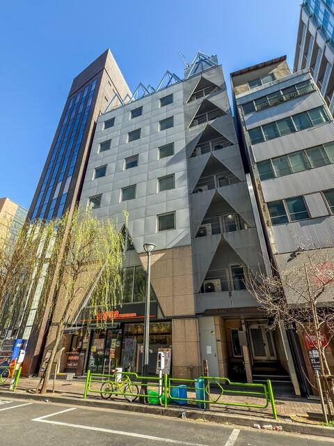 銀座参番館Ⅱビルの外観