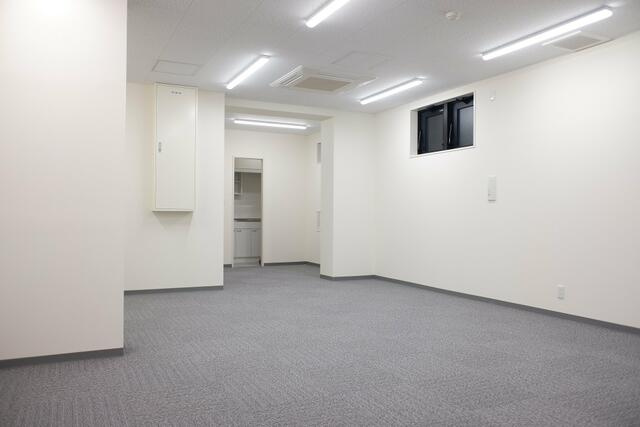 Ｒ７９番館大手町の居間・リビング