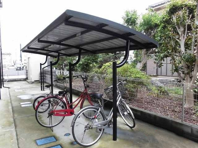 レオネクストヴィラージュのその他|屋根付き駐輪場