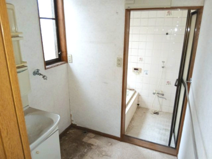 東松山市美土里町　中古戸建の洗面所