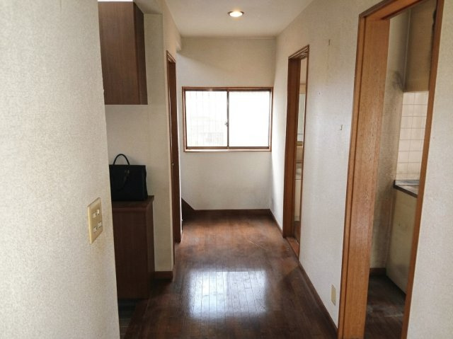 東松山市美土里町　中古戸建の内装|１階廊下