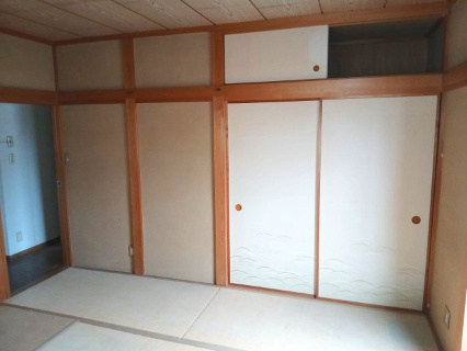 東松山市美土里町　中古戸建の収納|２階和室押入
