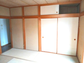 東松山市美土里町　中古戸建の収納|２階和室押入
