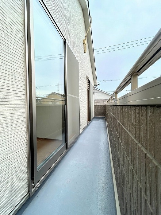 あま市森７丁目の中古一戸建のバルコニー|◇バルコニー◇　　南面で陽当たり良好なワイドバルコニー♪　洋室２部屋から出入りできます！
