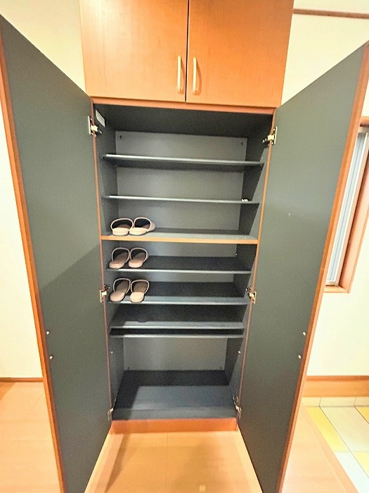 あま市森７丁目の中古一戸建の収納|◇玄関収納◇　　家族の靴などを大容量収納できます！