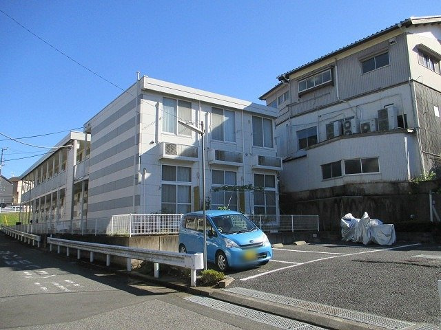 レオパレスメロディーハイツ市川の外観