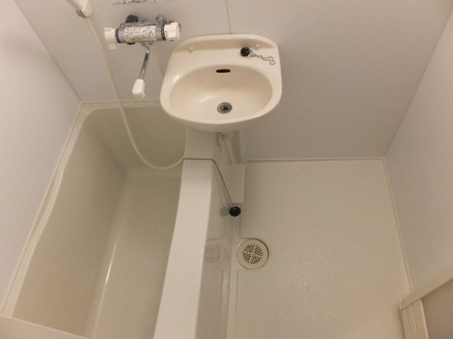 レオパレス妙音通の浴室