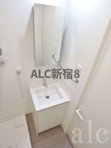 中野区江古田２丁目の賃貸マンションの独立洗面台|同仕様
