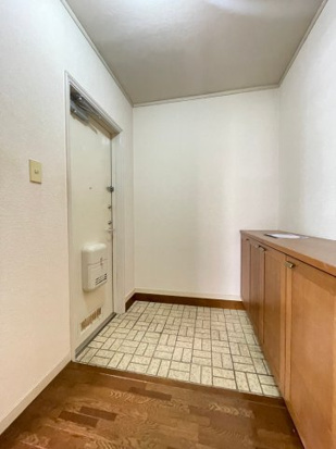 藤沢市大鋸１丁目のアパートの玄関
