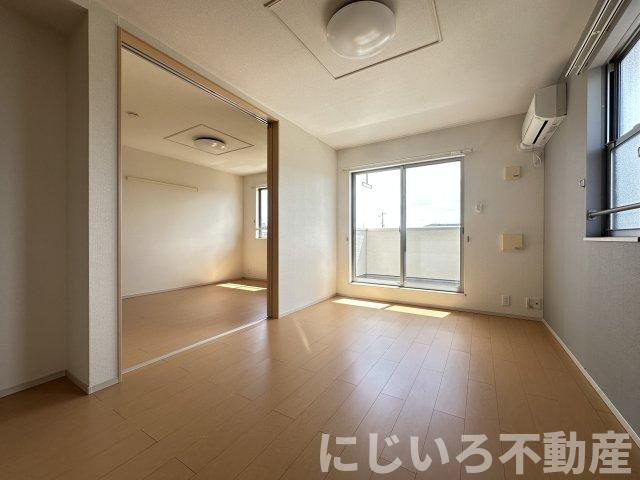 グリーンビレッジの居間・リビング