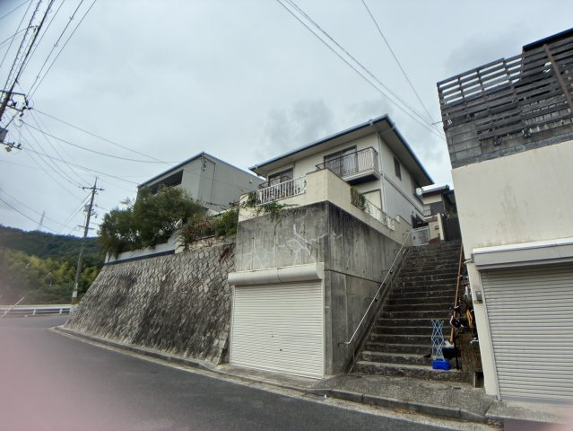 西区己斐上５丁目の外観