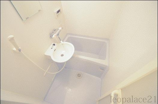 レオパレス竹乃井の浴室|備品や設備仕様は号室等により異なります現地をご確認下さい。