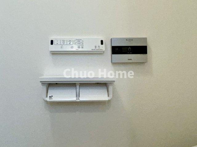 葛飾区四つ木1丁目新築分譲住宅の内装|【ウォシュレット】清潔に使いたいお手洗いには最適な設備です。もちろんウォームレットも標準装備です。