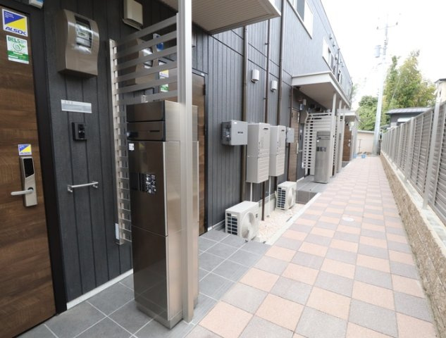 熊本市東区保田窪本町のアパートのエントランス