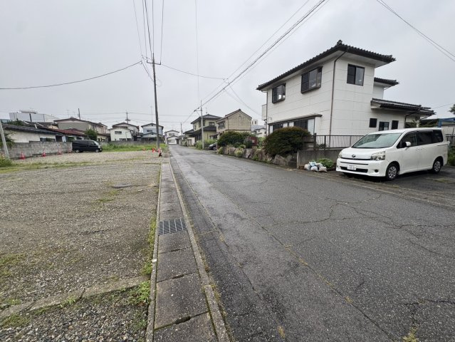 立地良し♪住宅用土地♪那須塩原市中央町の前面道路含む現地写真