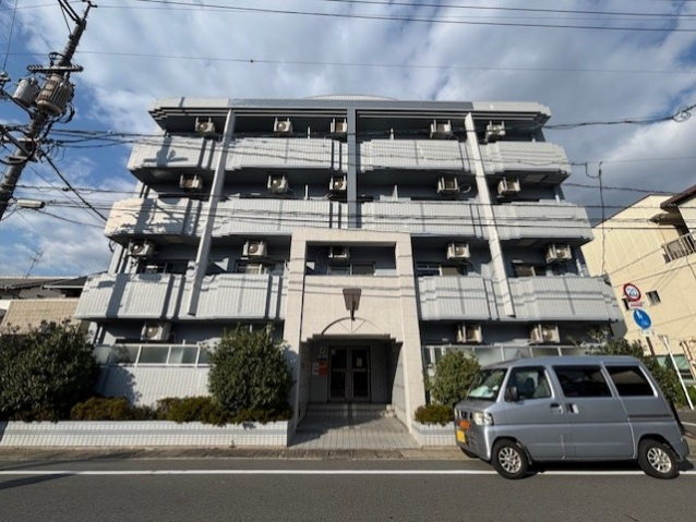アルファ西古松の外観