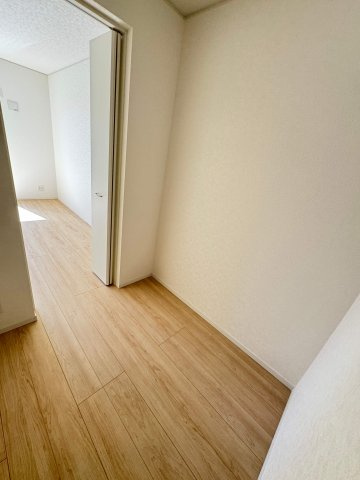 越谷市弥十郎新築戸建て◆3ナンバー駐車可の収納|大型ウォークインクローゼットで片付け上手