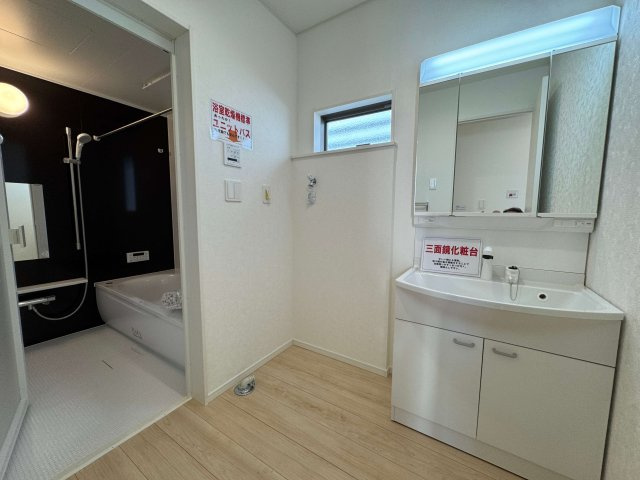 越谷市弥十郎新築戸建て◆3ナンバー駐車可の独立洗面台