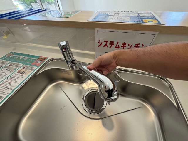 越谷市弥十郎新築戸建て◆3ナンバー駐車可のキッチン|浄水器