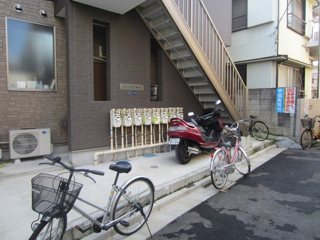 サンク王子神谷のその他共用部分|バイク・自転車置くスペースあります。