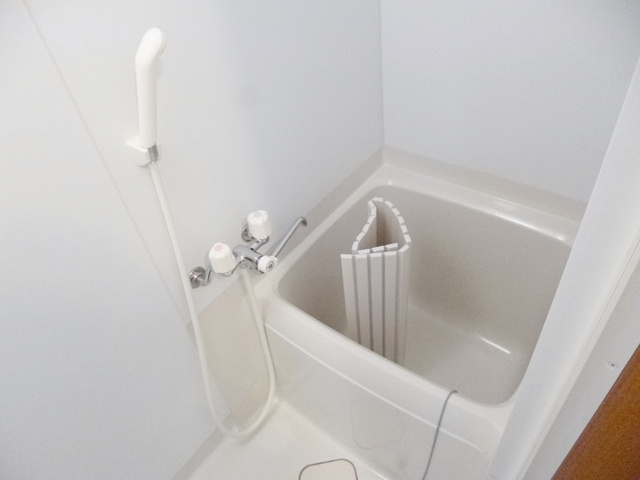 サンク王子神谷の浴室|コンパクトなお風呂です