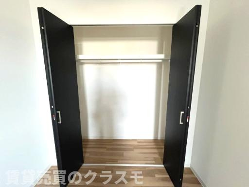 ディアコート高柳の収納|階数により床の色に違いがあります